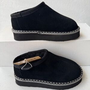 Bearpaw Girls Caroline Youth 3210Y US Size 12 Slippers Cow Suede Slides Black